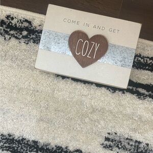 “Come in and Get Cozy” home decor